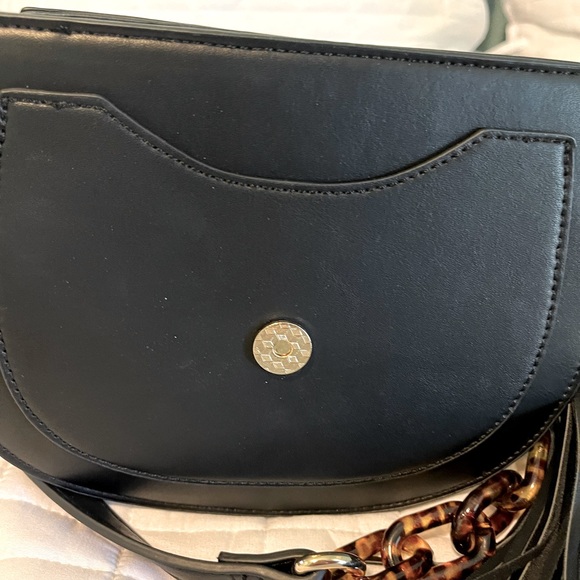 Mud Pie Black crossbody bag/purse with resin link accents. Never used NWOT - Picture 6 of 9